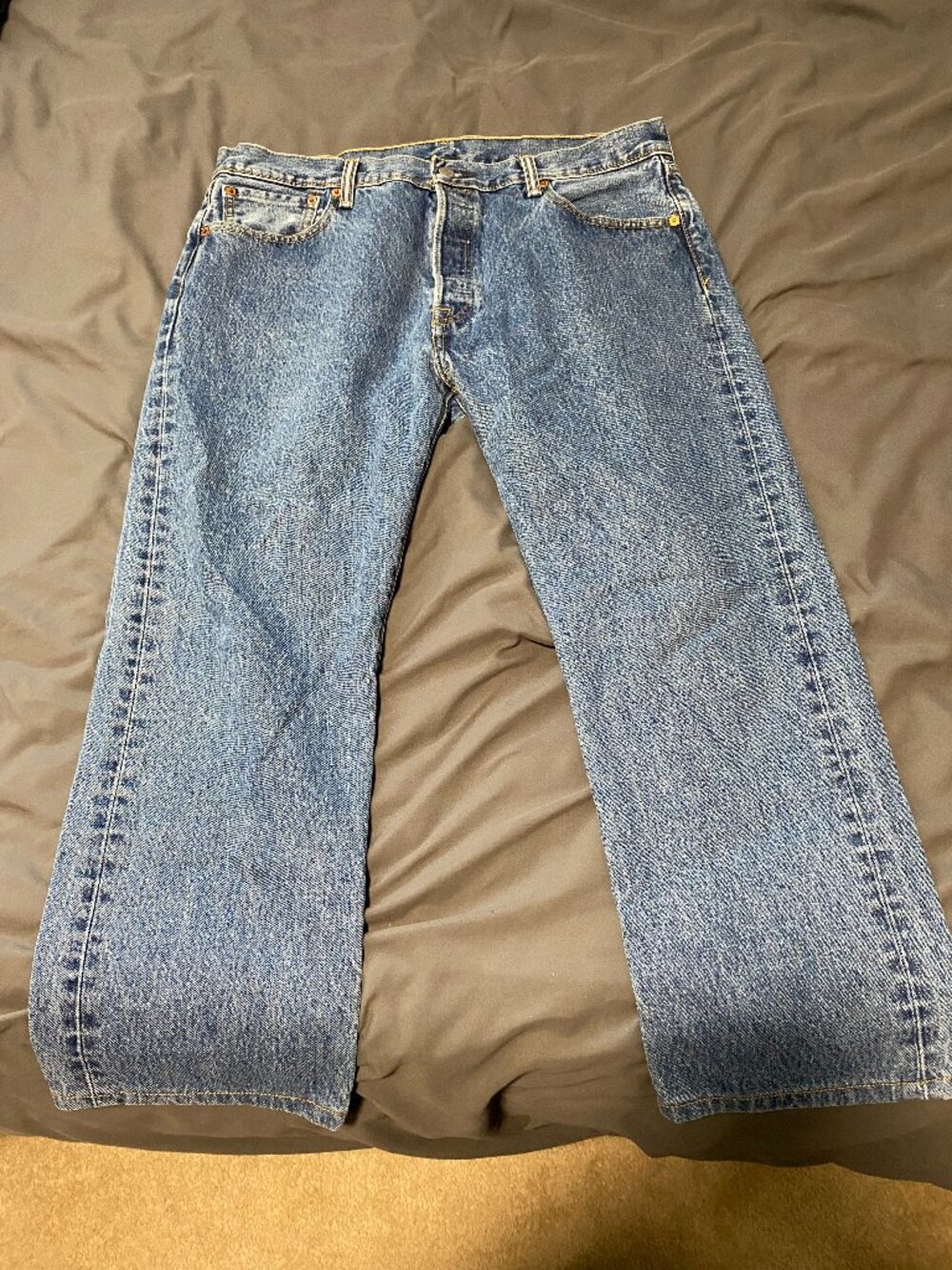 👖 Vintage Levi’s Cropped Denim – Button Fly 👖